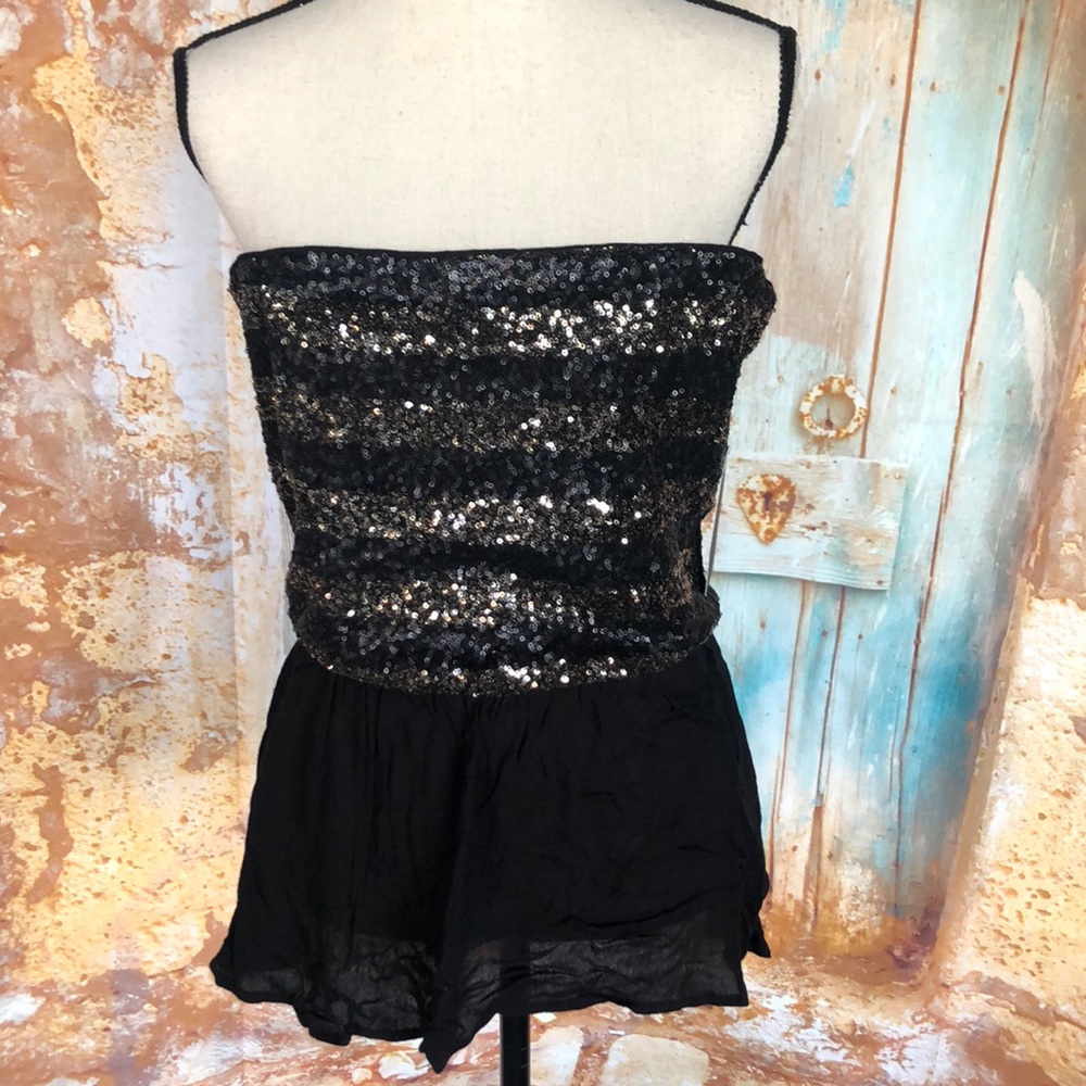New Ella Moss Black & Gold Sequence Top Size L